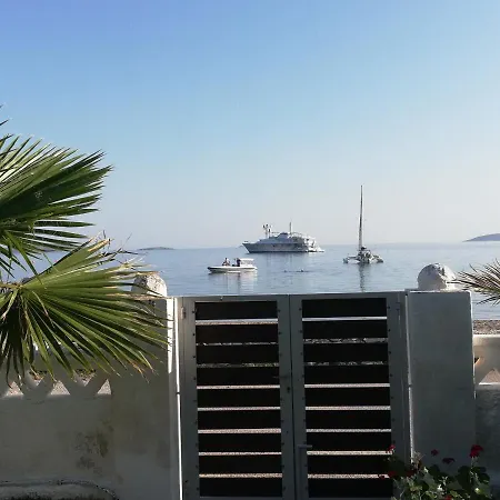 Daire Pansion Katerina Skyros *