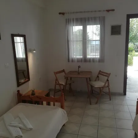 Pansion Katerina Skyros Acherounes